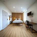 Cosy & Chic- Hyper Centre
