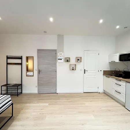 Cosy & Chic- Hyper Centre Apartment