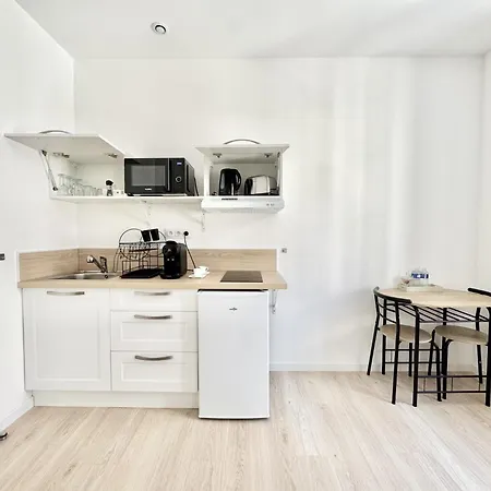 Cosy & Chic- Hyper Centre Apartment