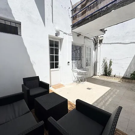 Cosy & Chic- Hyper Centre