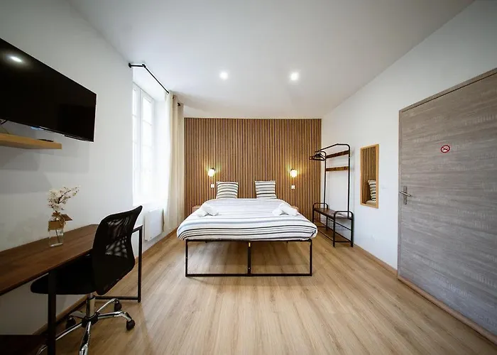 Cosy & Chic- Hyper Centre